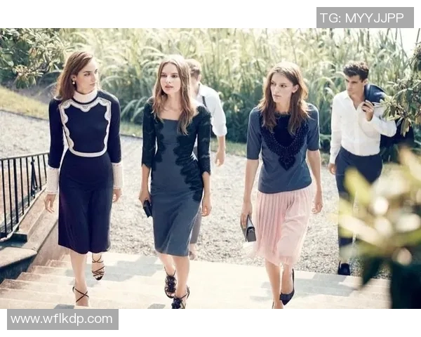 足球明星与女生亲密合照展现青春活力与运动魅力的完美瞬间 足球明星与女生亲密合照展现青春活力与运动魅力的完美瞬间