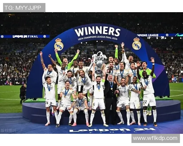 西班牙足球明星闪耀皇马赛场展现无与伦比的足球才华与激情 西班牙足球明星闪耀皇马赛场展现无与伦比的足球才华与激情